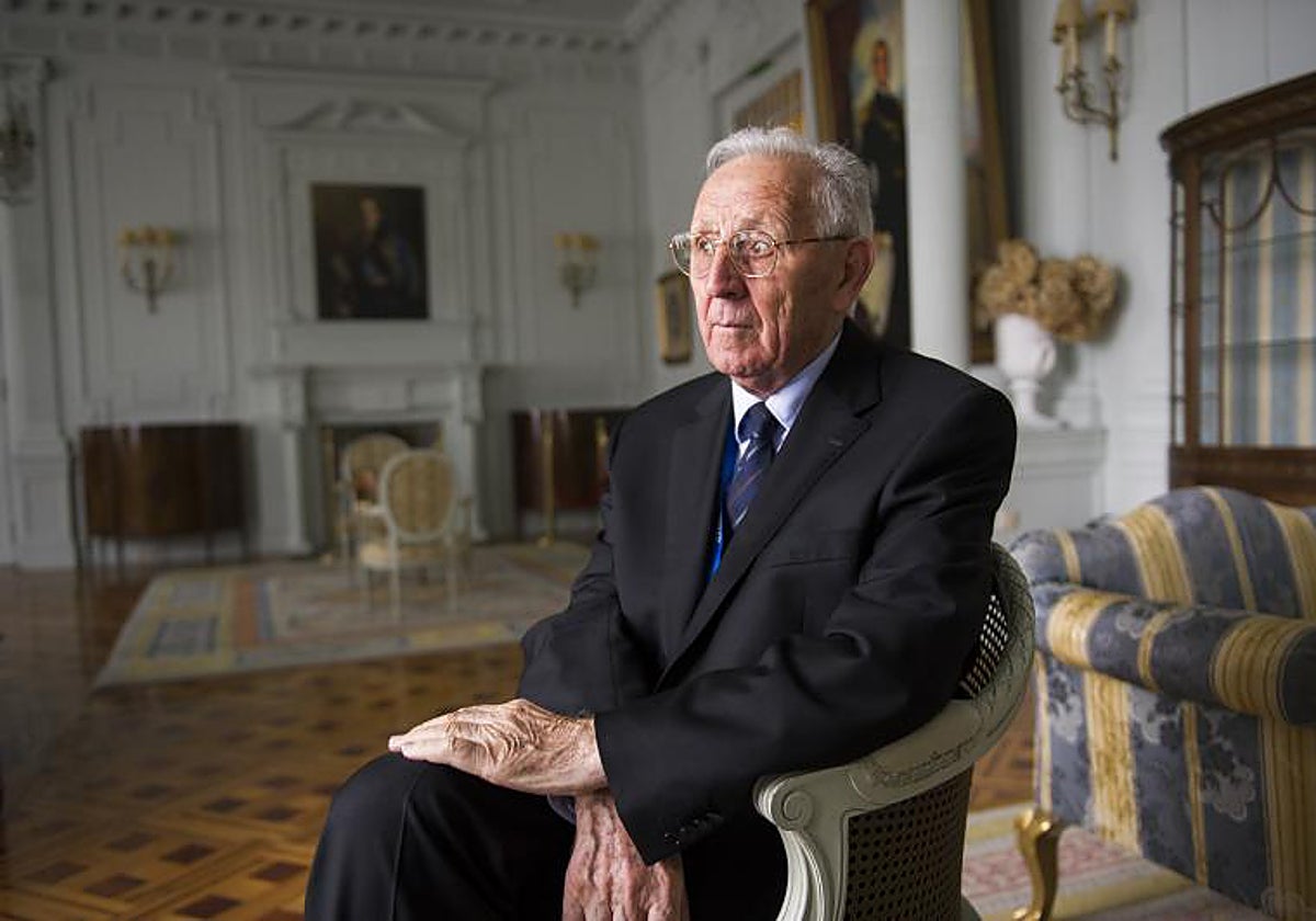 El teólogo Olegario González de Cardedal