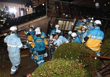 Milagro en Japón cinco días después del terremoto: hallan a una anciana de 90 años viva entre los escombros