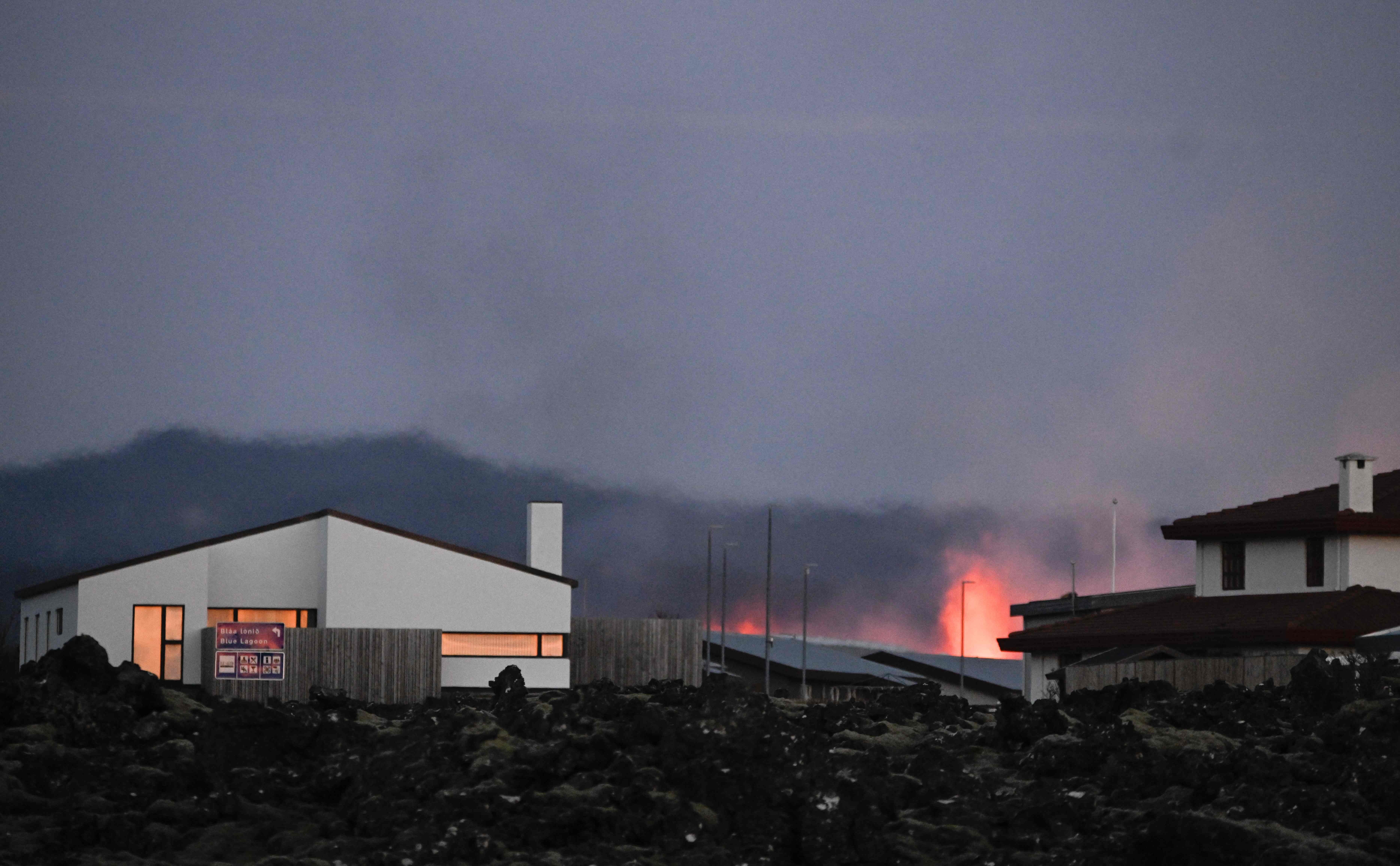 Una vivienda, bajo a la amenaza de la lava