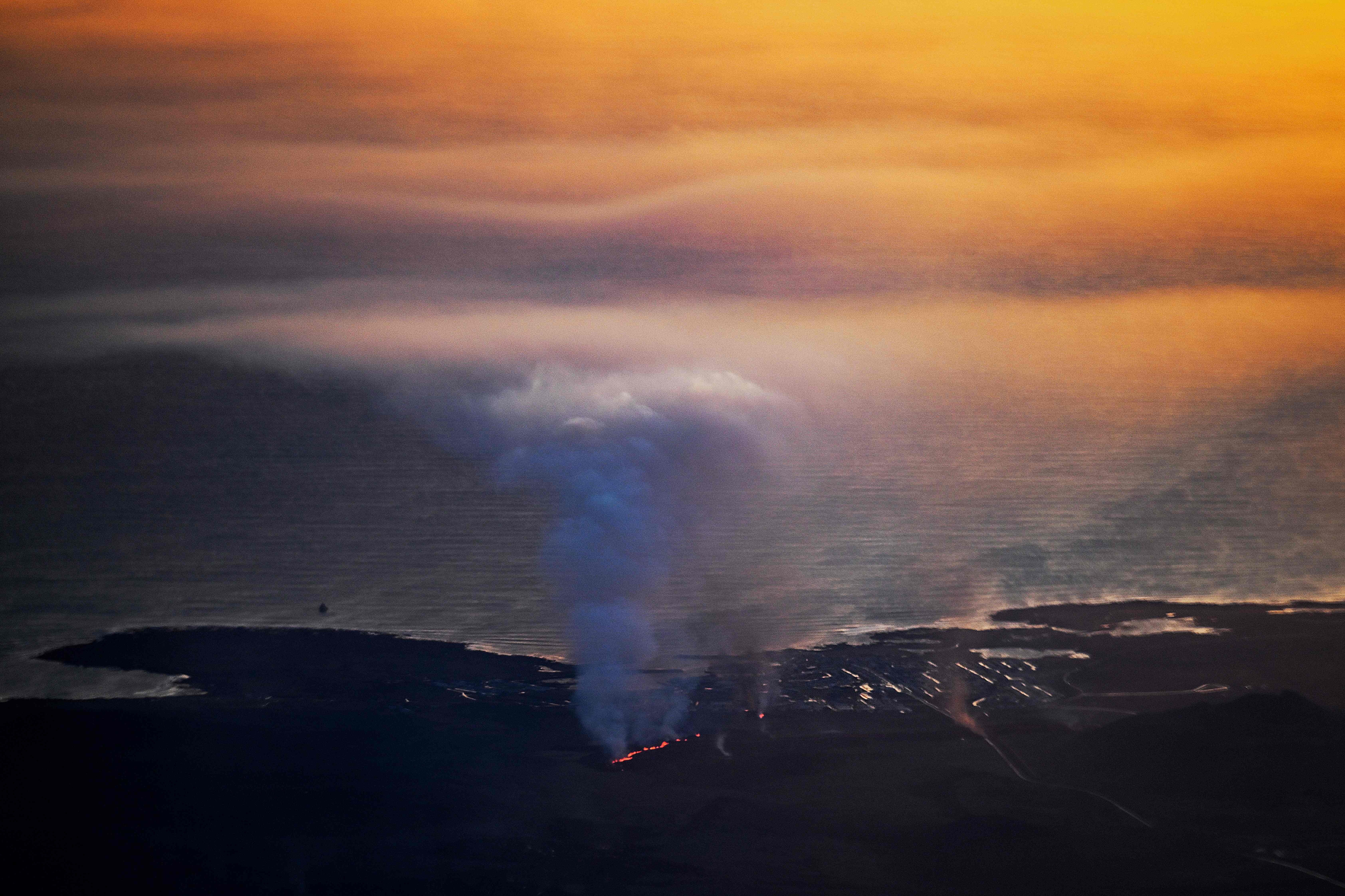 Imagen del volcán tomada desde la ventana de un avión