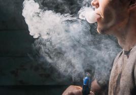 El Gobierno prohibirá los sabores en los cigarrillos electrónicos