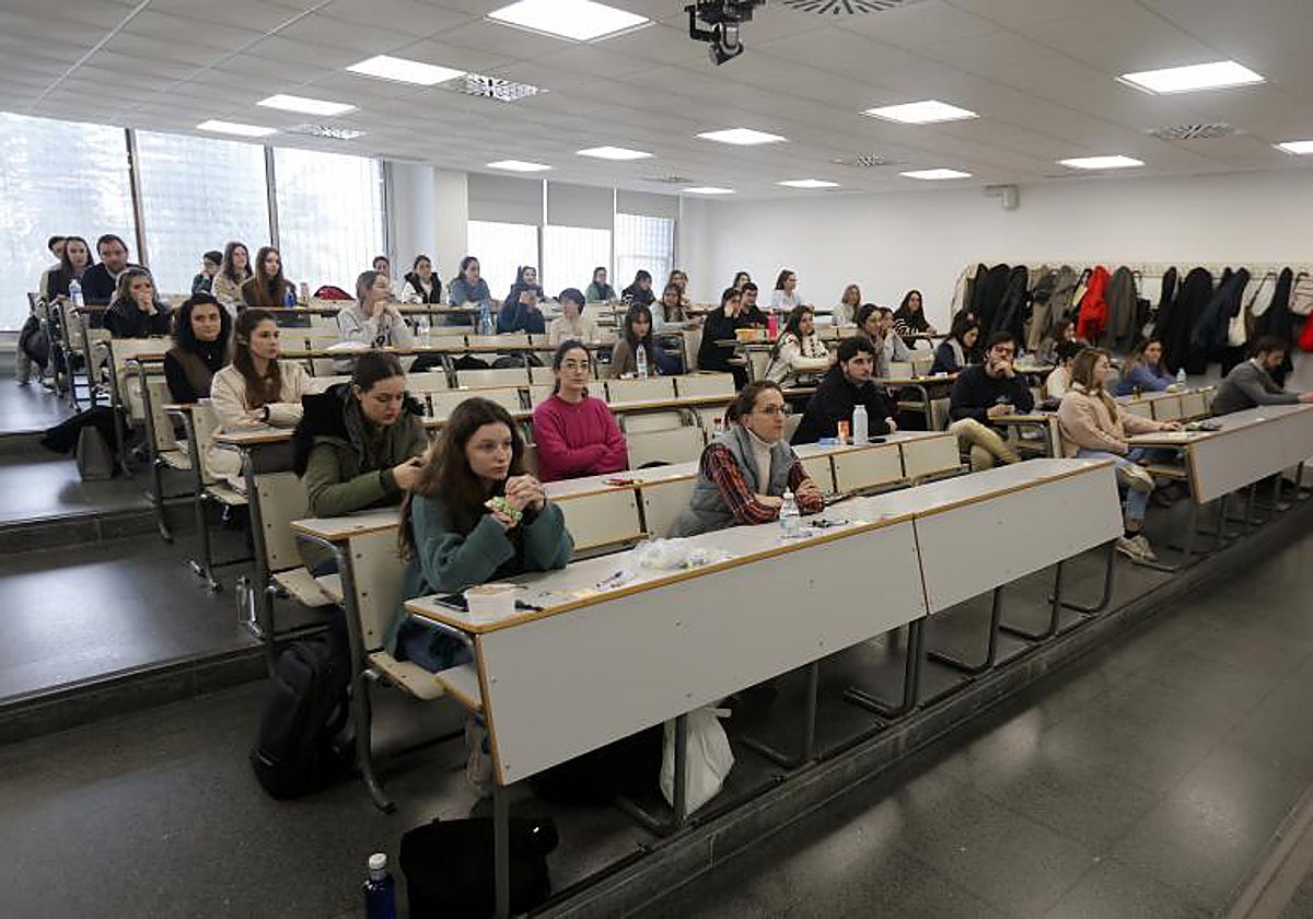 Momentos previos al examen del MIR, el año pasado, en Sevilla