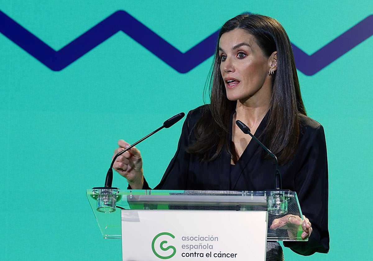 La reina Letizia acude al acto institucional por el Día Mundial contra el cáncer