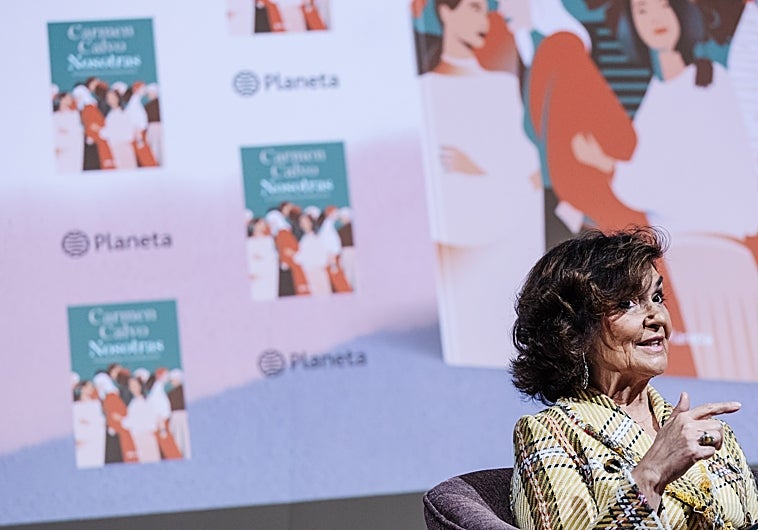 La exvicepresidenta del Gobierno, Carmen Calvo, habla sobre feminismo en la democracia en su libro 'Nosotras' (Editorial Planeta)