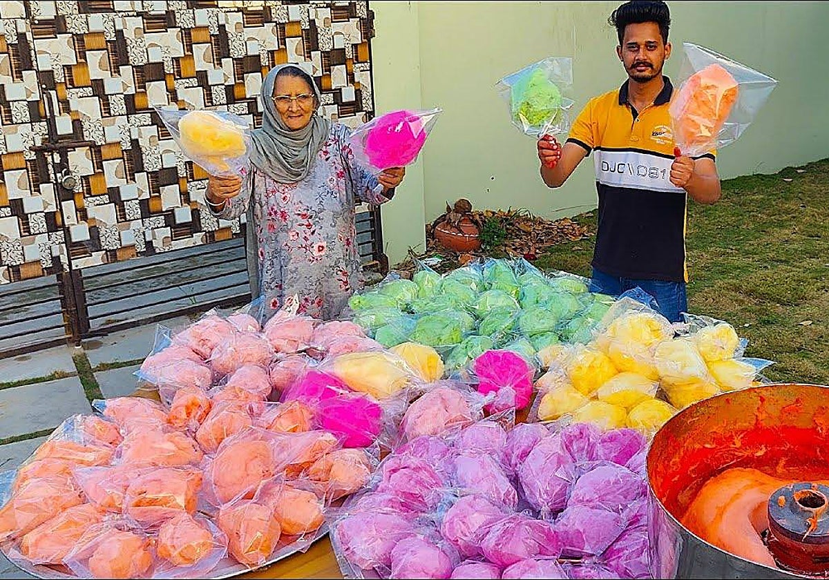 Se le llama 'buddi-ka-baal', y es un dulce muy popular entre los niños indios