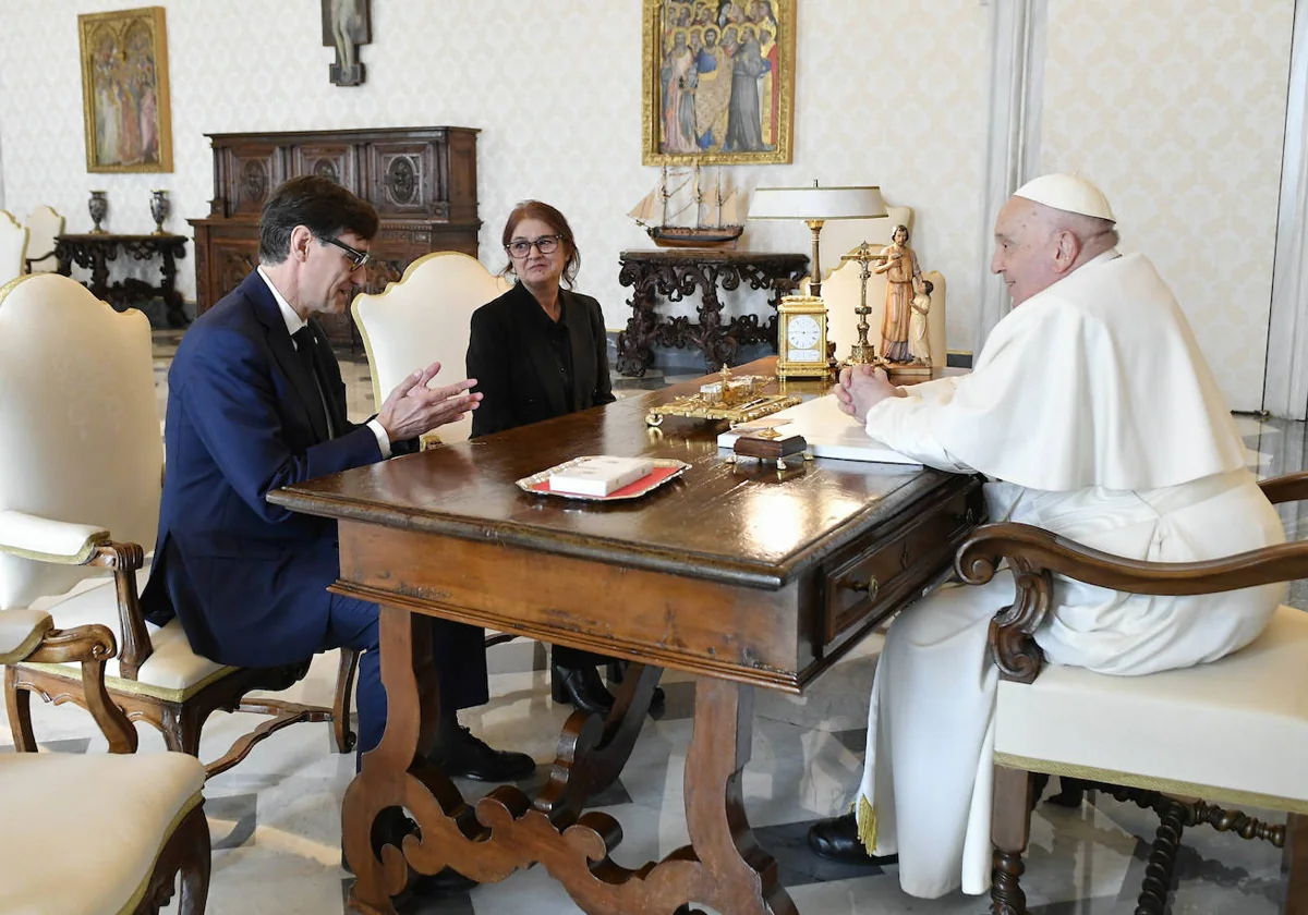 Salvador Illa Se Re Ne Con El Papa Francisco En El Vaticano Conoce Bien La Situaci N En Catalu A