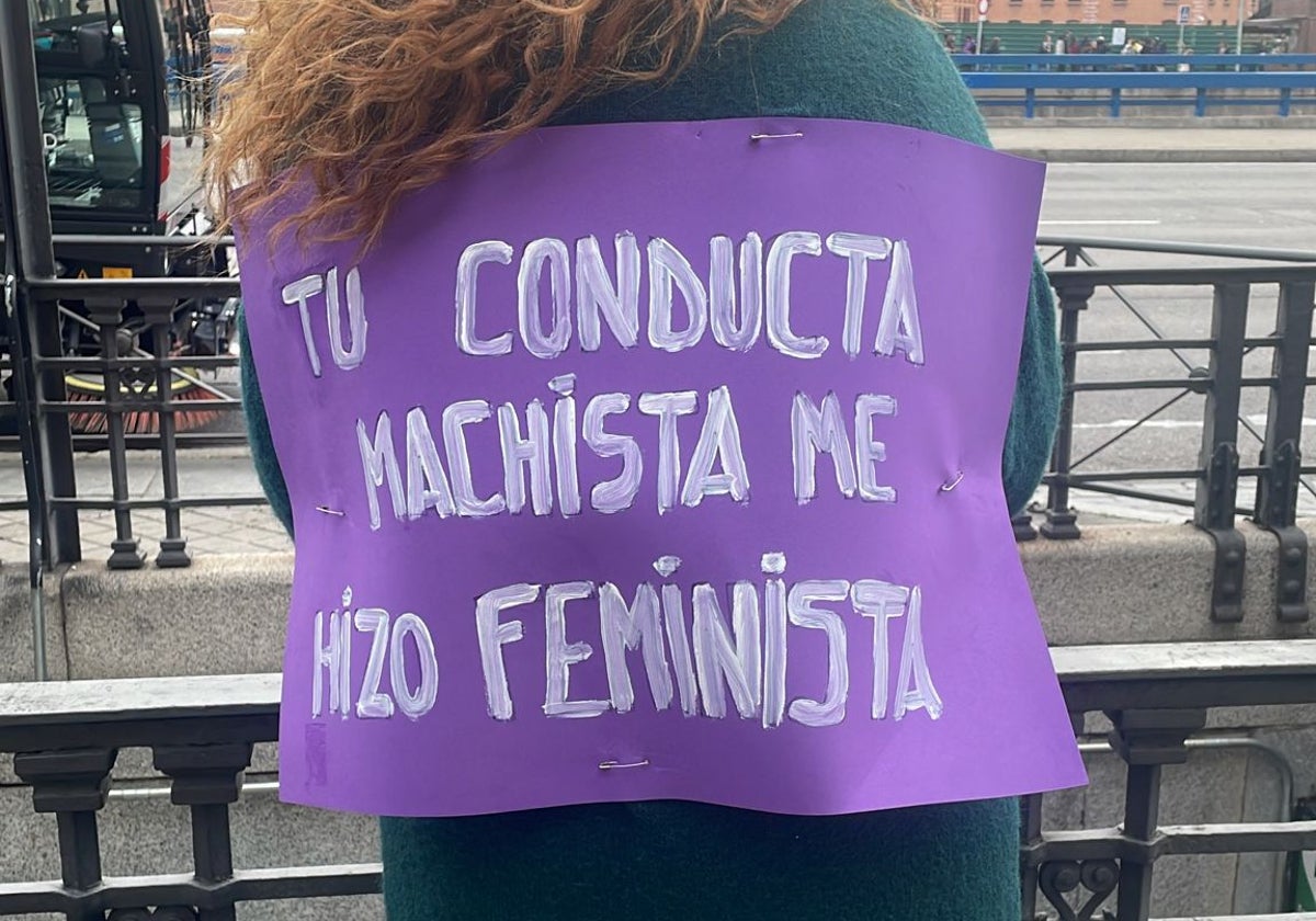 Una participante en una de las manifestaciones del 8M