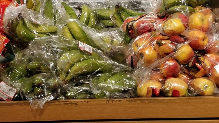 La UE pone fin a las frutas y verduras envasadas para 2030