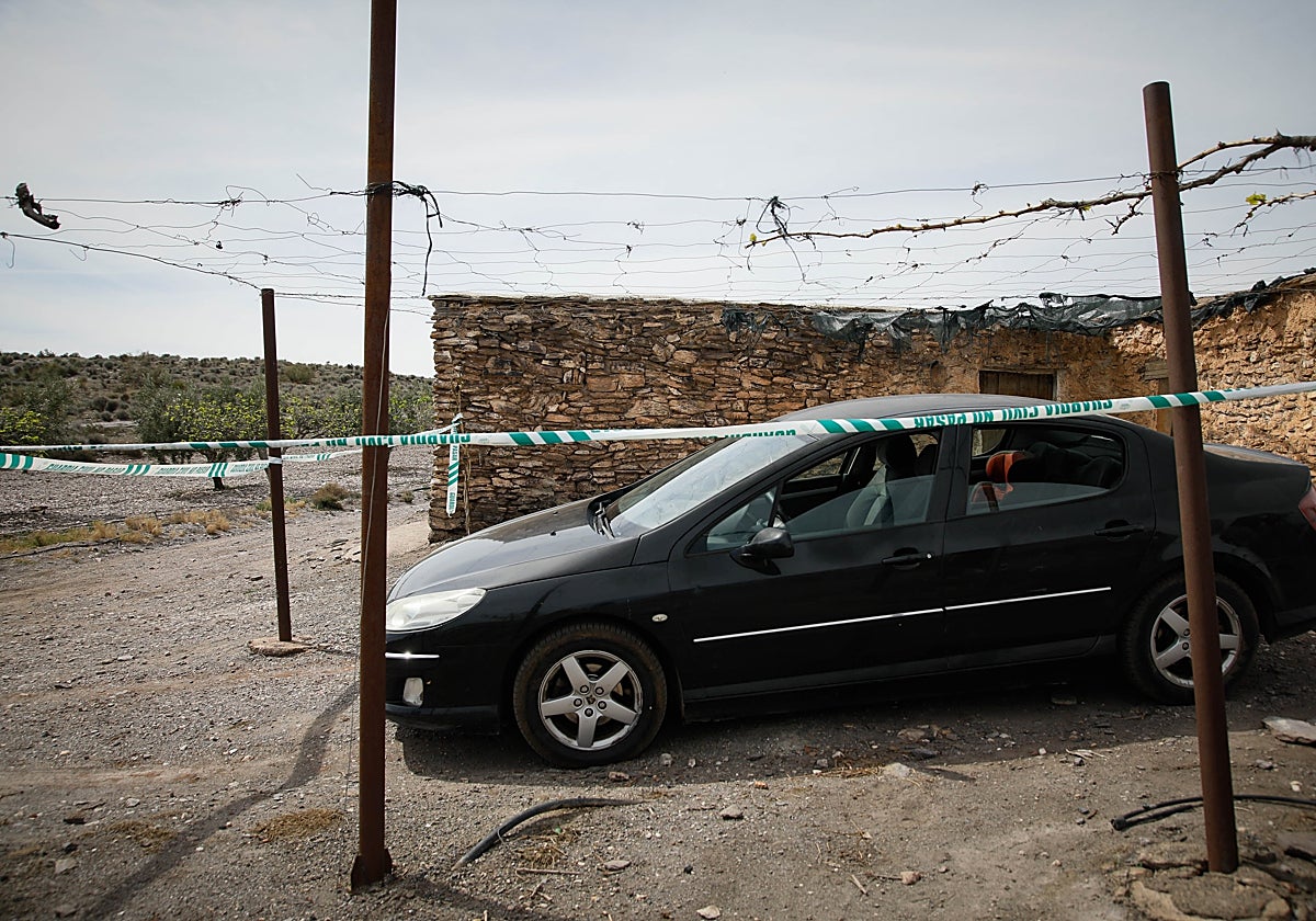 El vehículo encontrado en el cortijo donde se produjeron los hechos