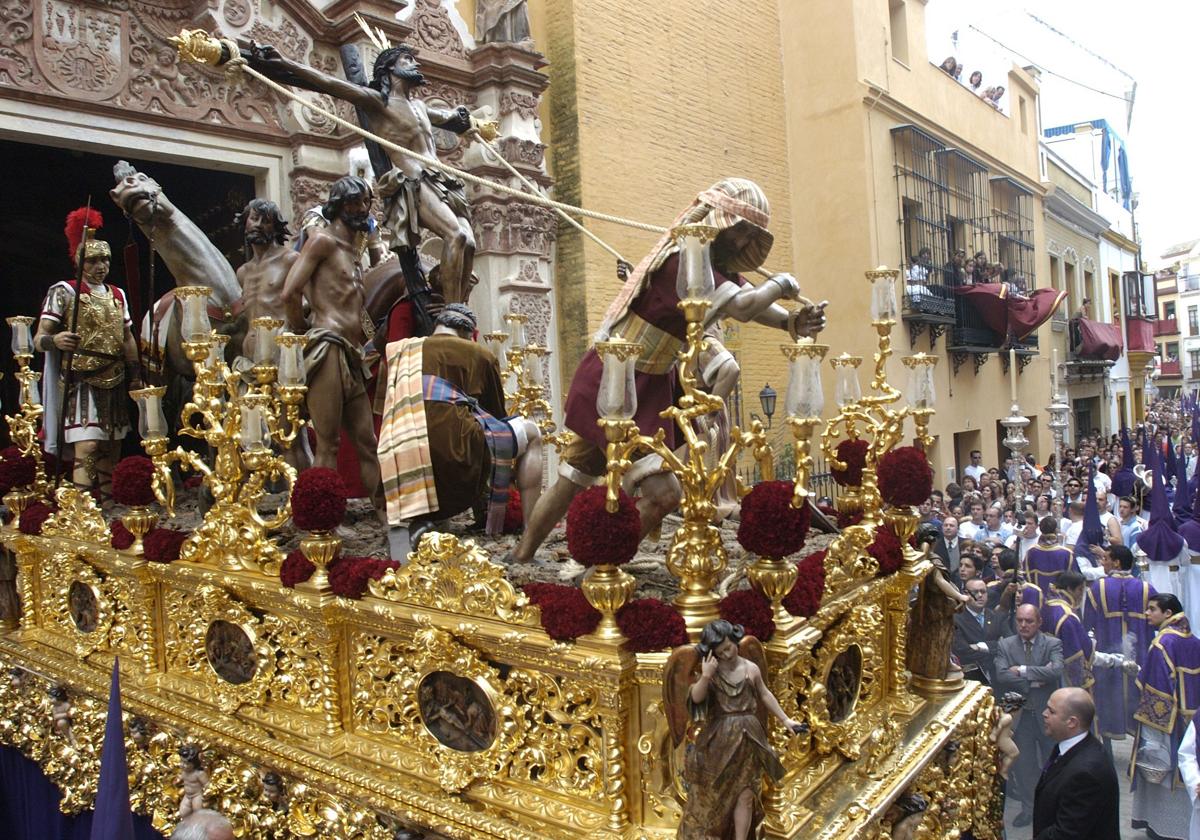 El paso de misterio de la Hermandad de la Exaltación de Sevilla