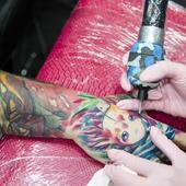 Alerta sanitaria: retiran del mercado varias tintas para tatuajes y maquillaje permanente por no cumplir con la normativa
