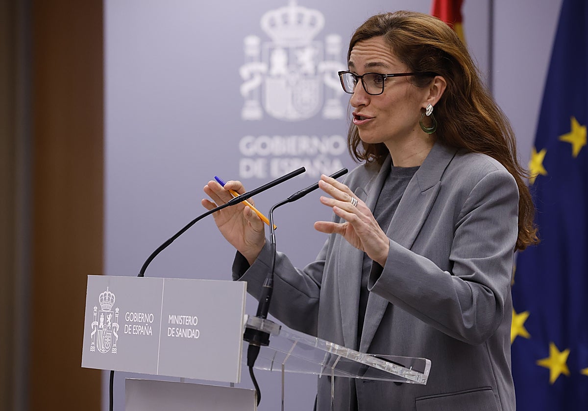 La ministra de Sanidad, Mónica García, este viernes, en el ministerio