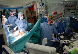 Barcelona realiza las primeras operaciones robóticas a niños con cardiopatías congénitas