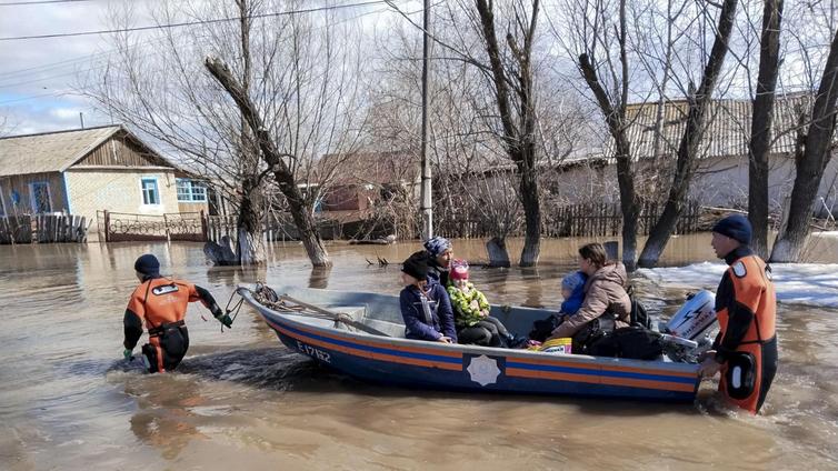 Las inundaciones en Kazajistán dejan más de 108.000 personas evacuadas