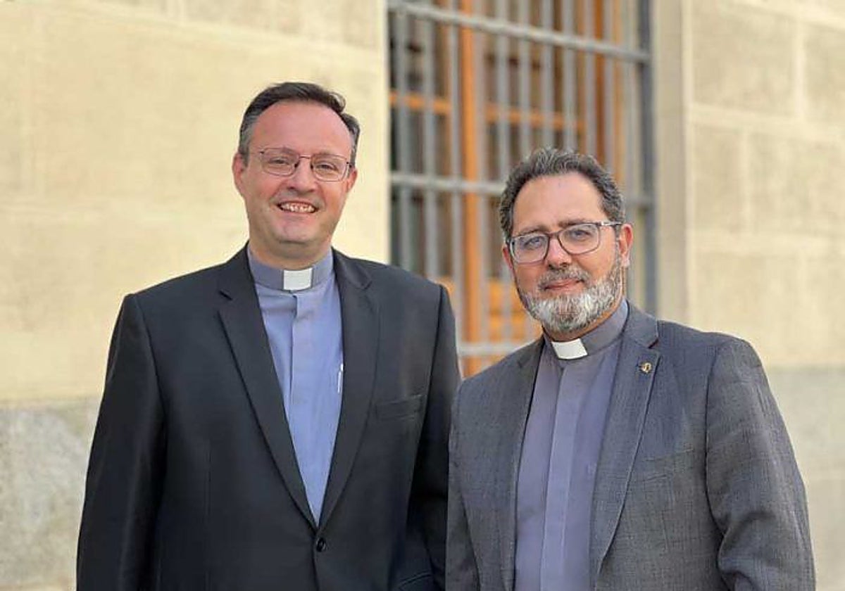 Los sacerdotes José Antonio Álvarez (izq.) y Vicente Martín (dcha.)