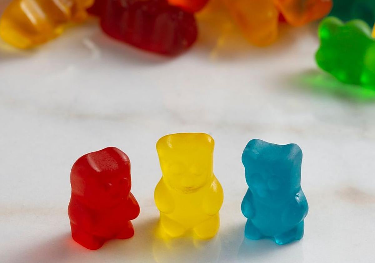 Sanidad lanza una alerta que prohibe consumir estas gominolas perjudiciales para la salud