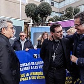 Asociaciones de víctimas de abusos a menores piden que el plan del Gobierno para las de la Iglesia se extienda a todos los ámbitos