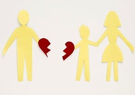 El rechazo de la propia familia cuando sales y ellos siguen siendo Testigos: «Es como pensar que tu madre está muerta»