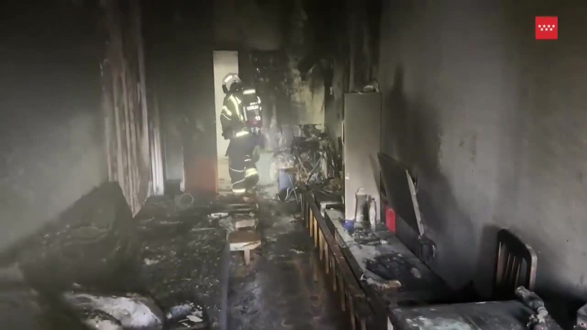 Un Hombre Sufre Quemaduras Tras Incendiarse Su Piso Y Saltar Por La Ventana En Fuenlabrada Madrid