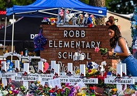 Las familias de Uvalde acusan al videojuego 'Call of Duty' e Instagram de «preparar» al autor de la matanza