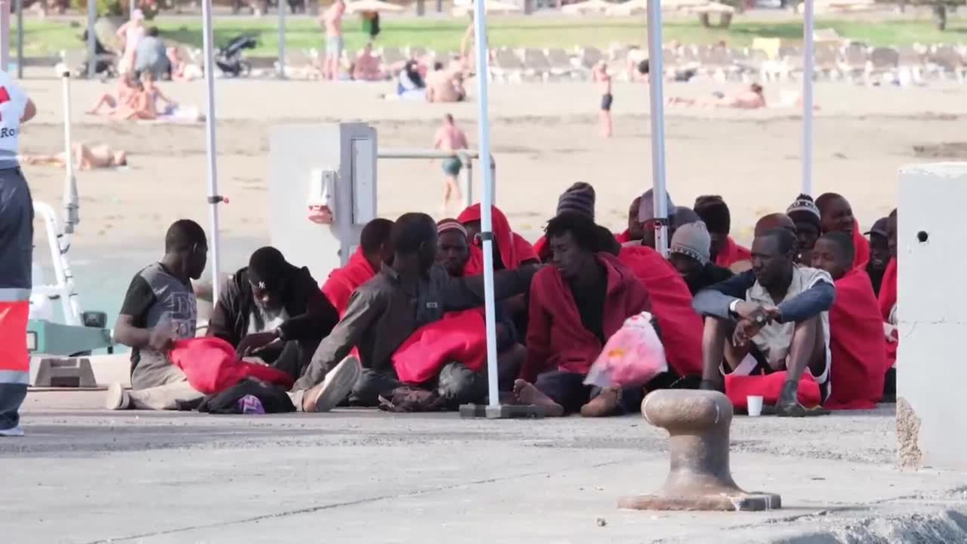 Rescatadas 40 personas que iban en un cayuco a 12 millas al sur de La Gomera