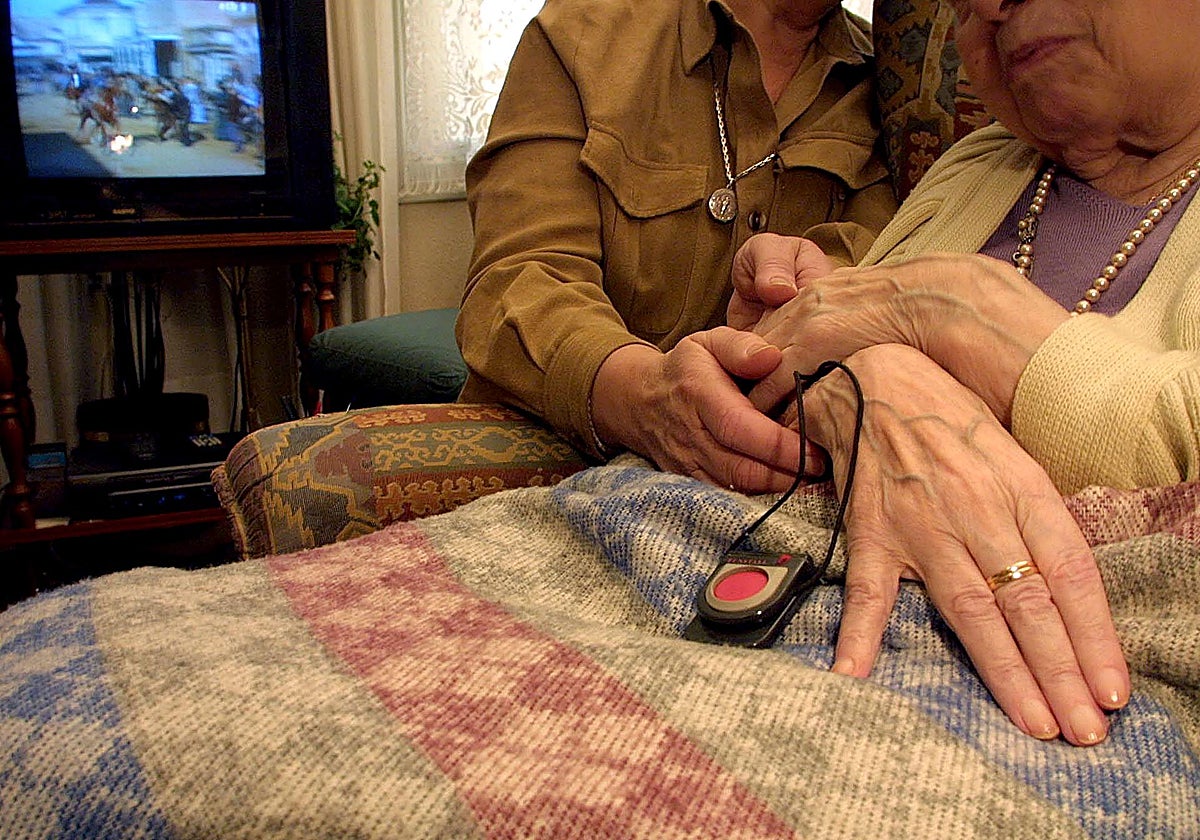 La gran parte de los usuarios de teleasistencia son mayores de 80 años