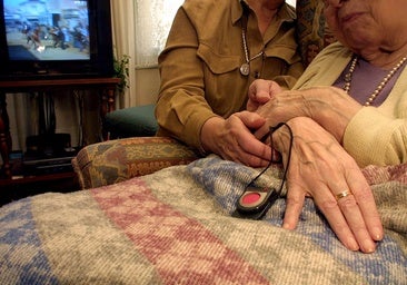 España necesitaría 23 años para dar teleasistencia a todas las personas en situación de dependencia que viven en casa