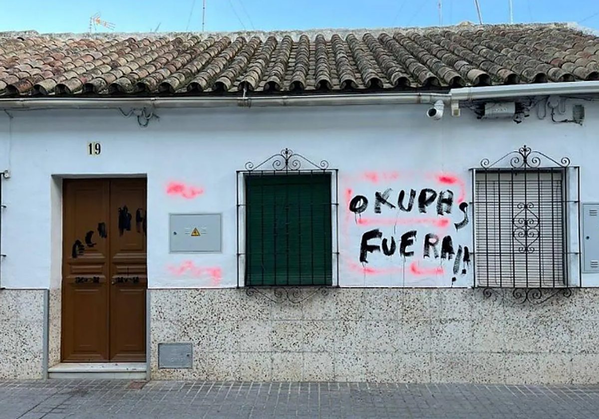 Okupa una casa en La Coruña y reclama 4.000 euros por «gastos de traslado» a los dueños de la vivienda