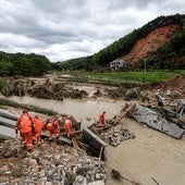 Al menos 30 muertos y 35 desaparecidos tras las lluvias torrenciales en China