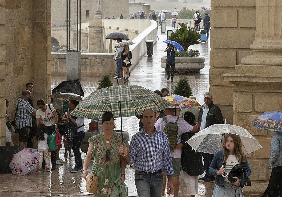 La Aemet avisa de un cambio del tiempo en España con la llegada de granizo y tormentas eléctricas: estás son las zonas afectadas