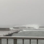 El tifón Ampil obliga a cancelar cientos de vuelos y trenes en Japón