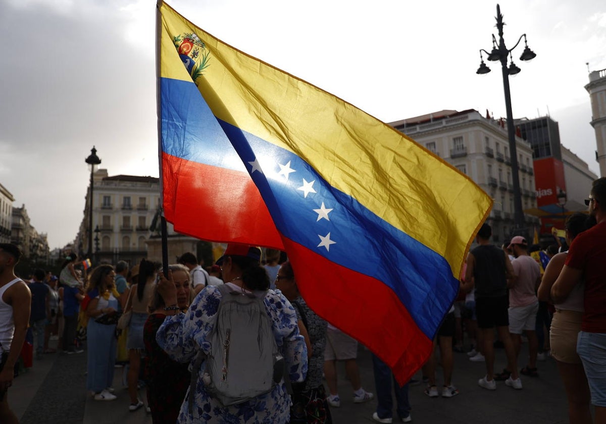 Una manifestación de venezolanos en Puerta del Sol, Madrid tras la jornada electoral