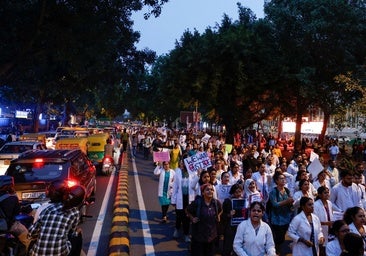 La violación y asesinato a una médico en India desata una oleada de protestas en todo el país