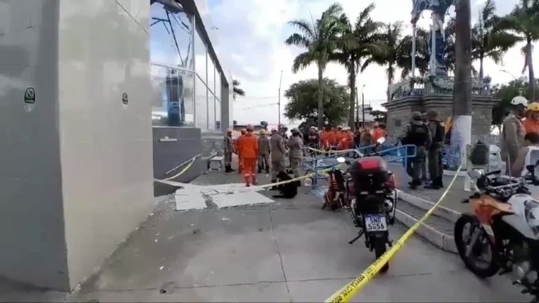 Al menos dos muertos y 17 heridos al derrumbarse el techo de un santuario en Brasil