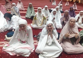 La gran mezquita de Yakarta, epicentro religioso de Indonesia donde también las mujeres estudian para ser ulemas