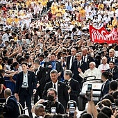 El Papa celebra una misa en Singapur ante 50.000 personas, un cuarto de los católicos del país