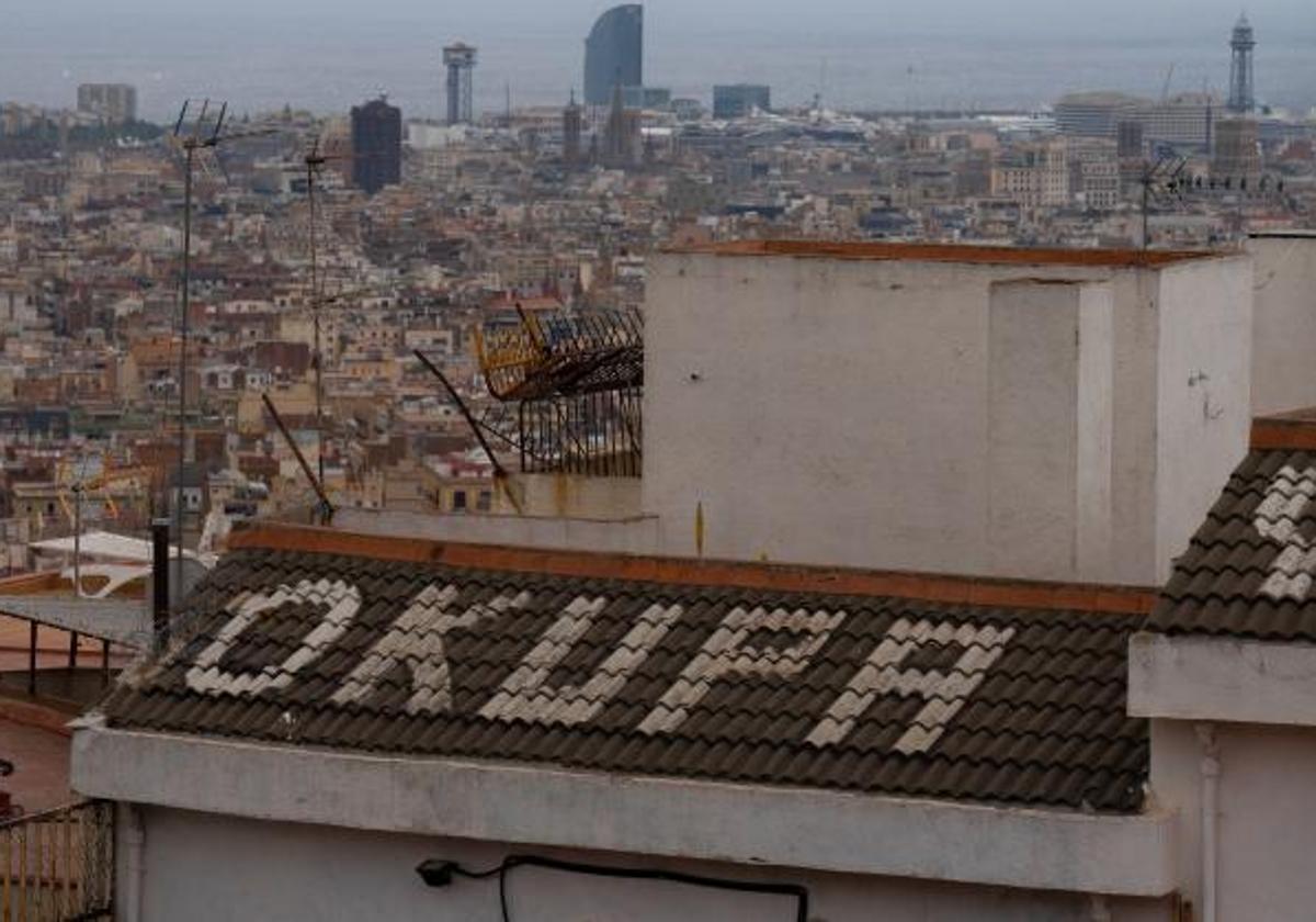 Esto es lo que dice la ley española sobre los okupas que quieren empadronarse en las casas que ocupan