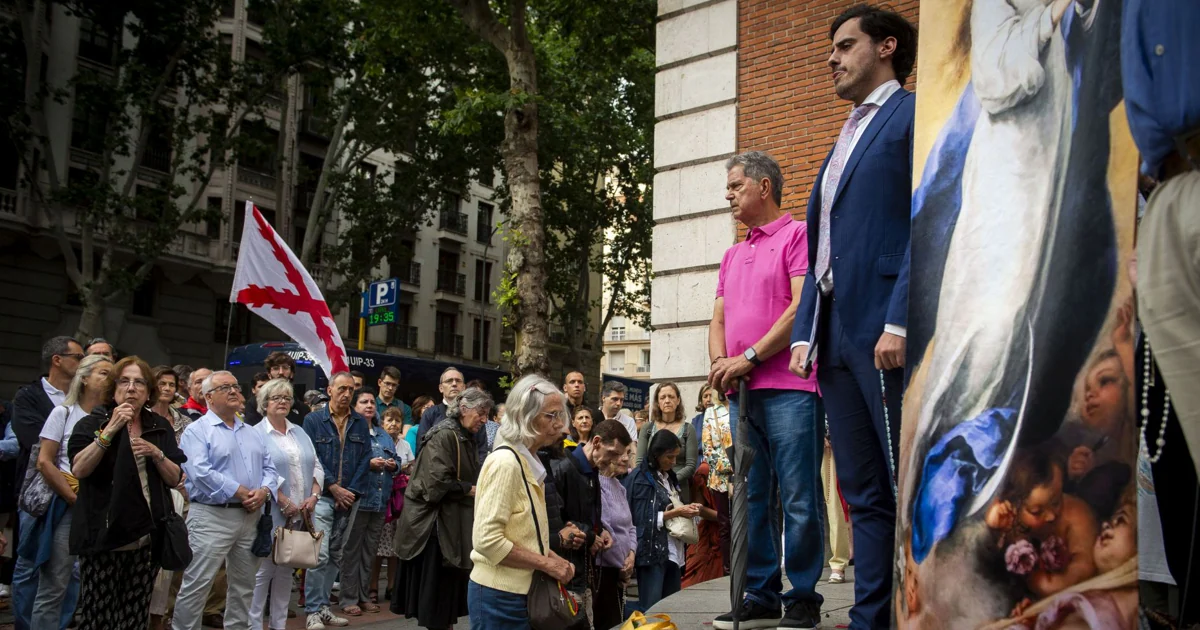 Condenan al PSOE por recurrir la sentencia que permitía rezar el Rosario en Ferraz en las elecciones