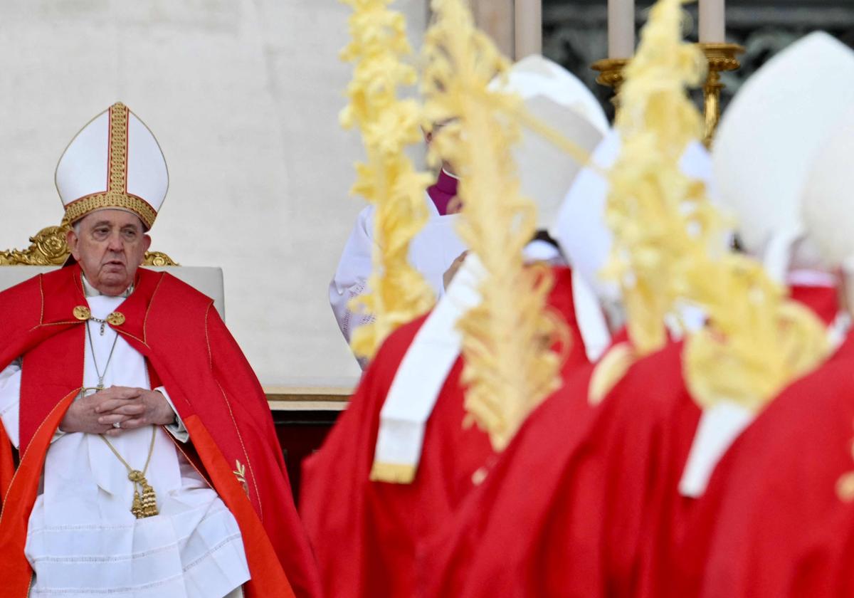 El Papa Francisco preside la procesión de las palmas, el domingo de Ramos de este año
