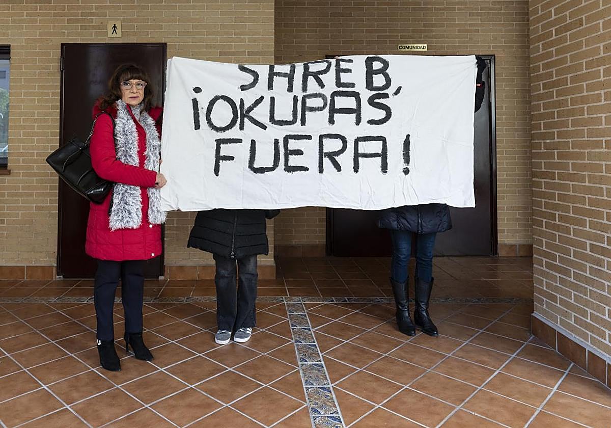 Esto es lo primero que debes hacer si un okupa entra en tu casa en España: las vías legales a las que puedes recurrir