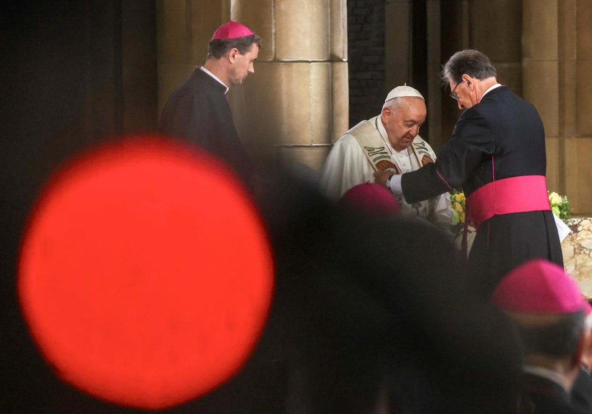 El Papa Francisco en el encuentro que mantuvo con los obispos belgas en Bruselas