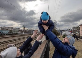 China y Rusia recurren a sanciones para que sus mujeres tengan más hijos