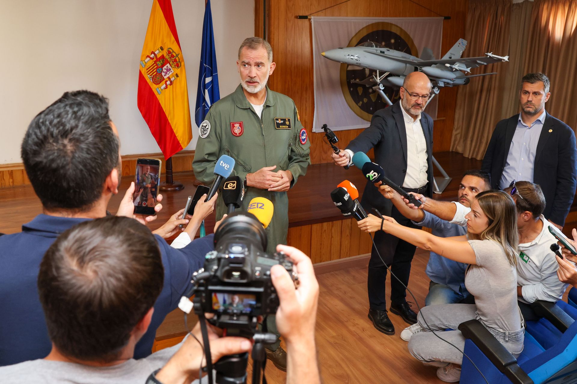 Felipe VI expresa su pésame a las víctimas de la DANA en la Comunidad Valenciana y otras comunidades ante los medios de comunicación