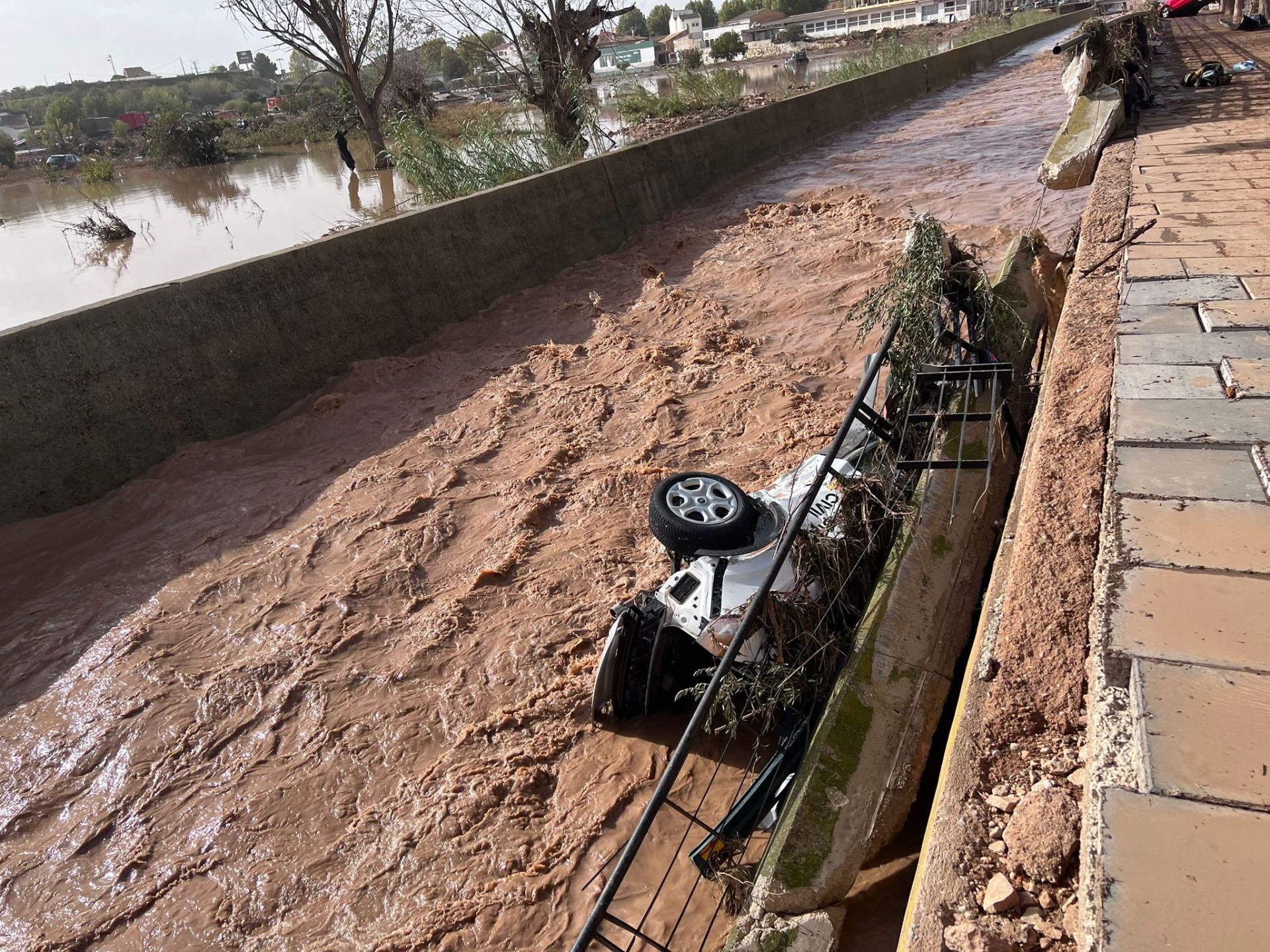 El cauce del río Magro a su paso por Utiel