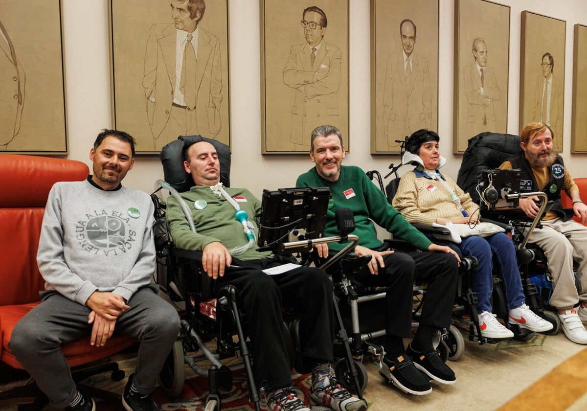 Pacientes de ELA durante un acto en el Congreso