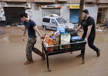 Jamones, joyas, móviles, sábanas... 60 detenidos saqueos en Valencia tras la DANA