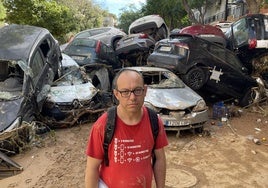 Moisés abre las aguas de la DANA para que llegue la ayuda humanitaria a Alfafar