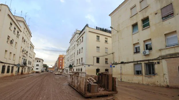 Image after - A row of cars piled up on the Alba road (La Torre)