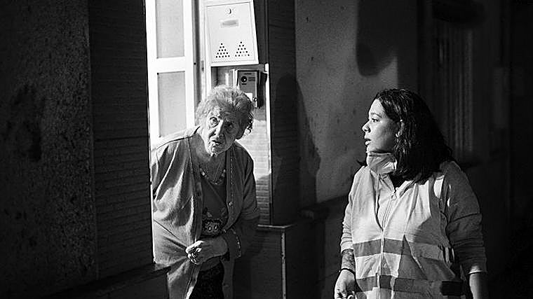 Noche en Paiporta: blindaje contra los saqueos y ayuda humanitaria en un &#039;buggy&#039;