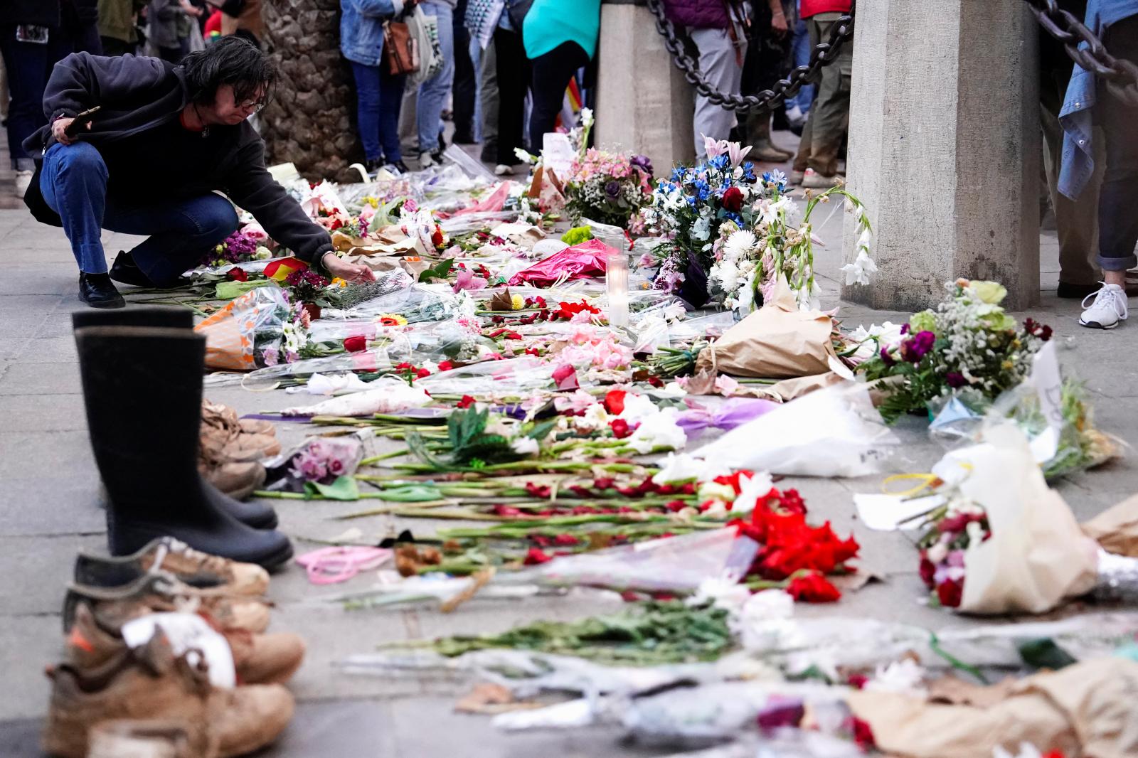 Los valencianos salen a las calles para protestar contra la gestión de la DANA, en imágenes